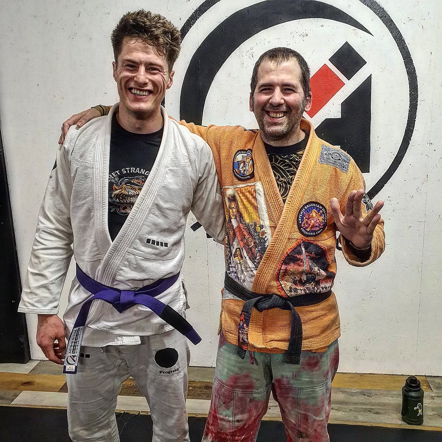 Artemis BJJ Central - students drilling techniques